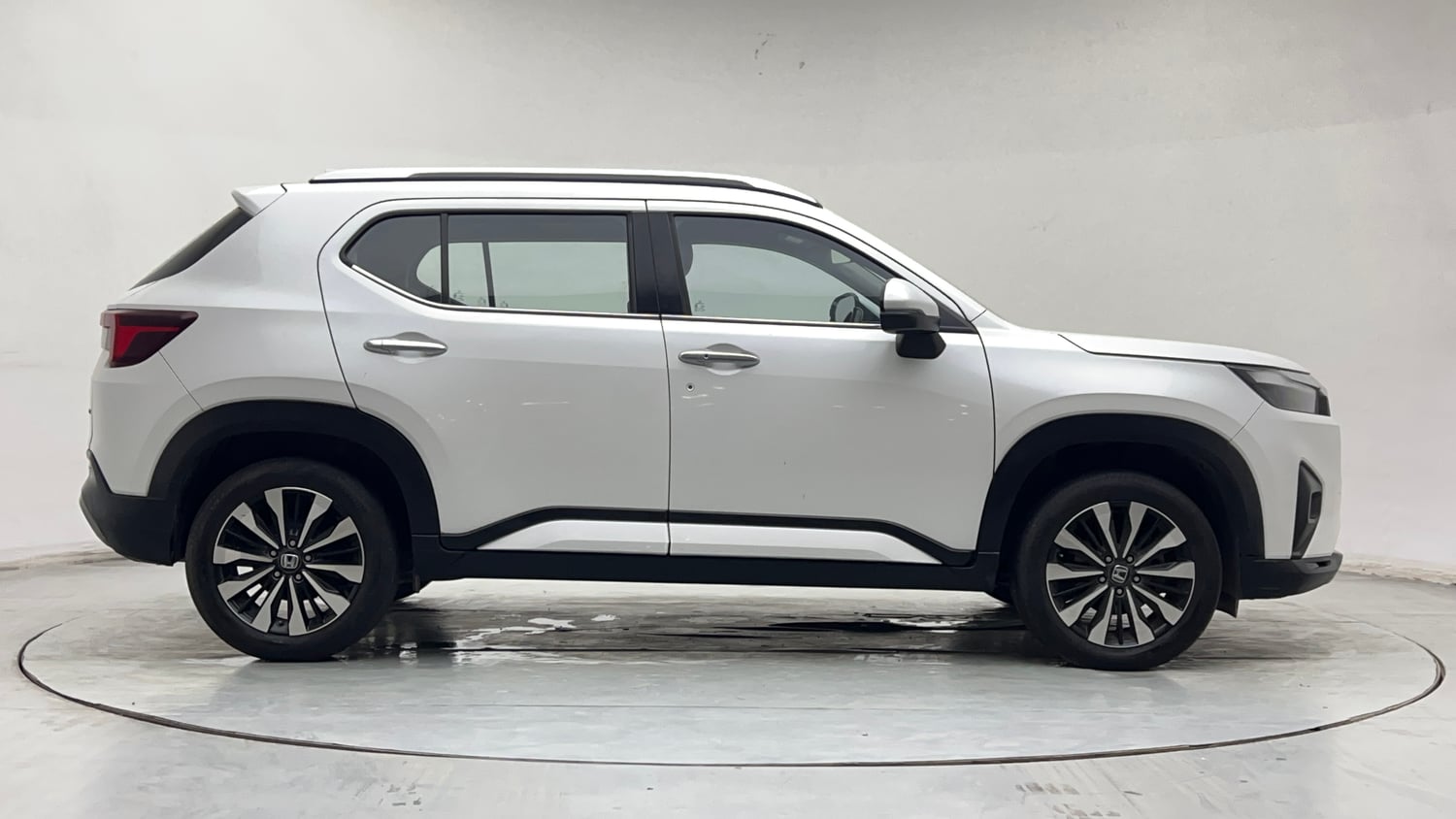 Used 2023 Honda Elevate ZX CVT Petrol Automatic exterior RIGHT SIDE VIEW