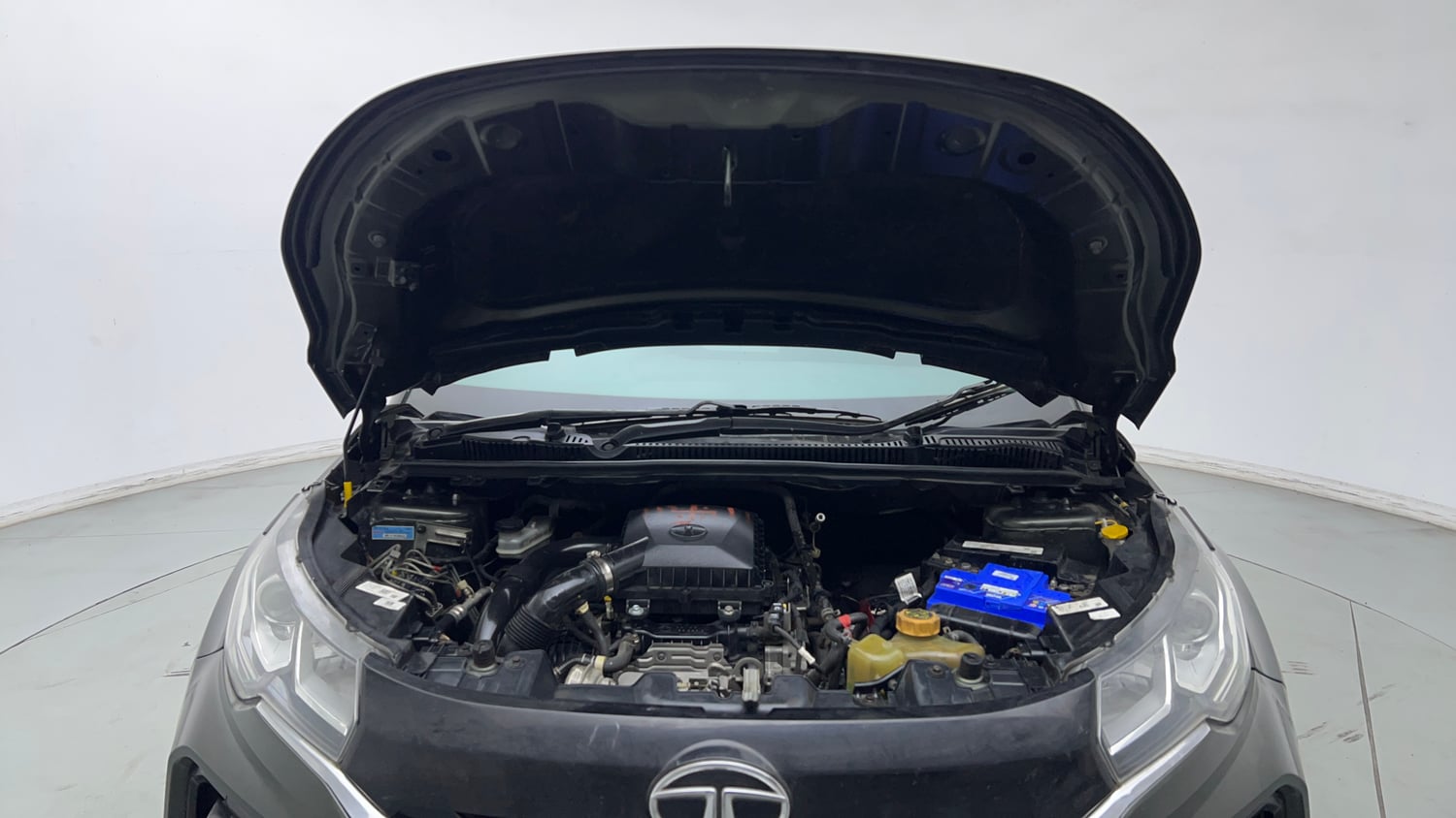 Used 2020 Tata Nexon XMA Petrol Automatic engine ENGINE & BONNET OPEN FRONT VIEW