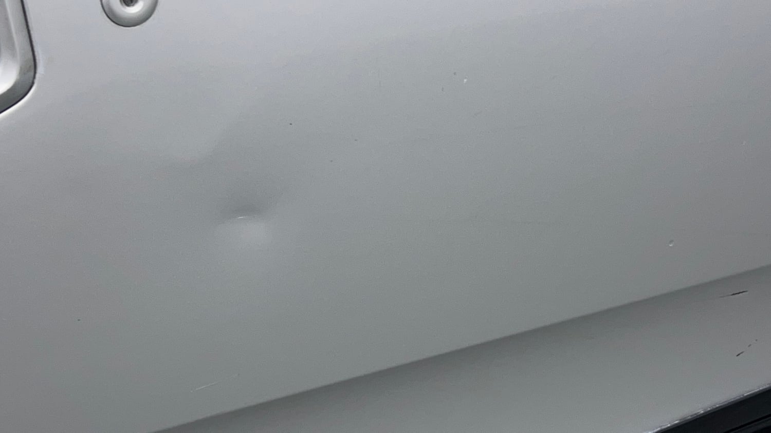 Used 2015 Mahindra XUV500 W6 Diesel Manual dents MINOR DENT