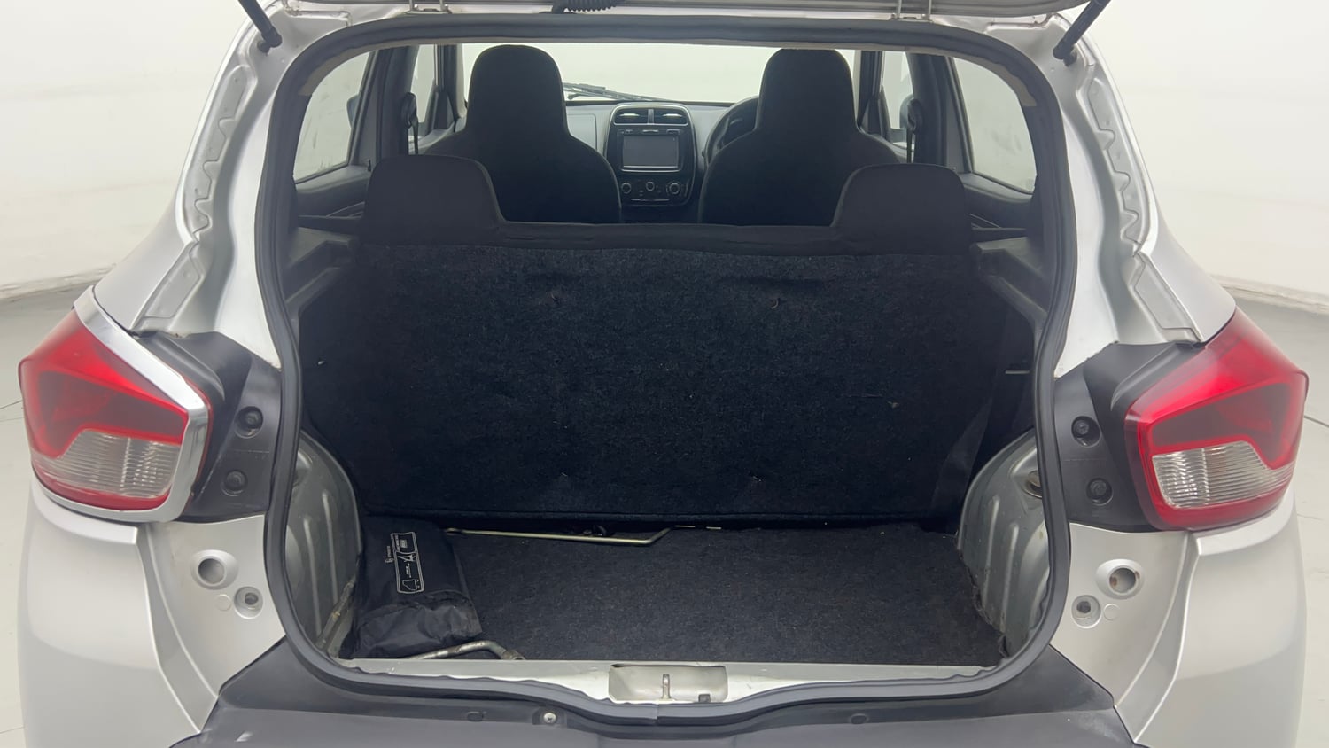 Used 2016 Renault Kwid RXT Petrol Manual interior DICKY INSIDE VIEW