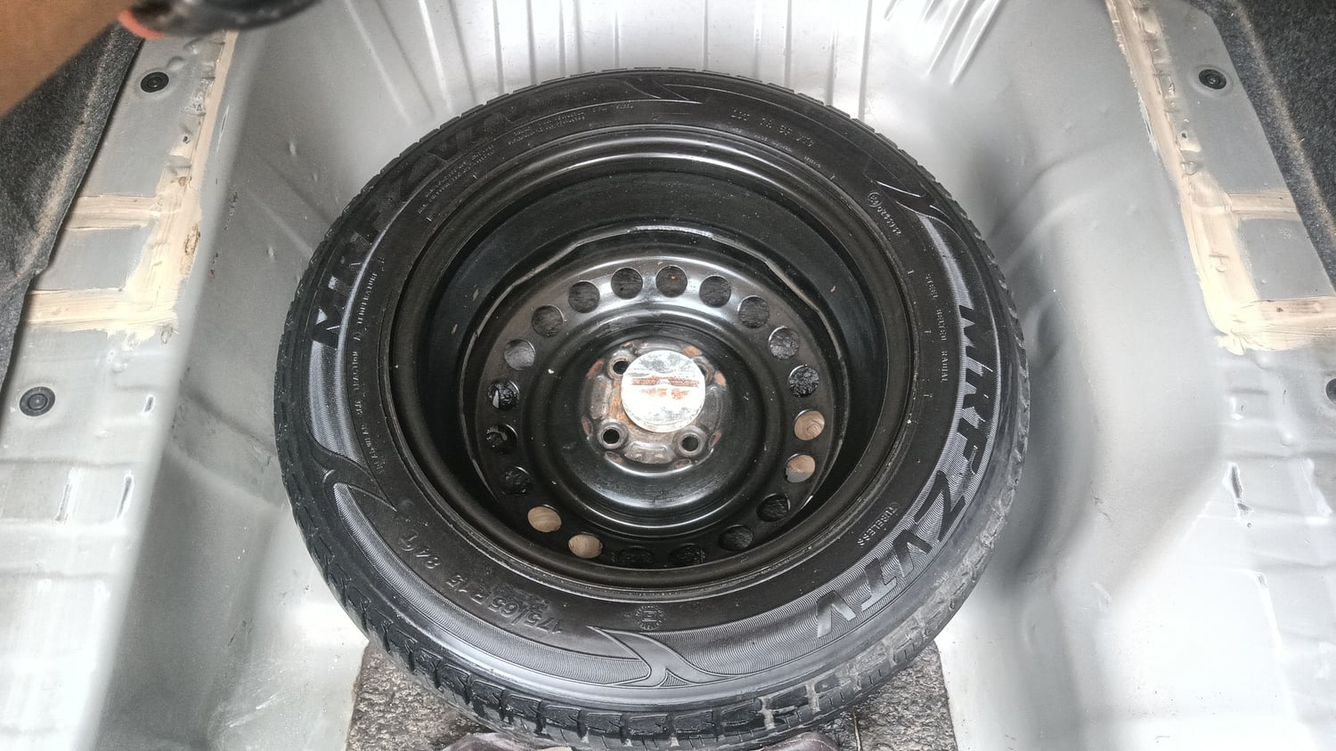 Used 2015 Honda City SV Petrol Manual tyres SPARE TYRE VIEW