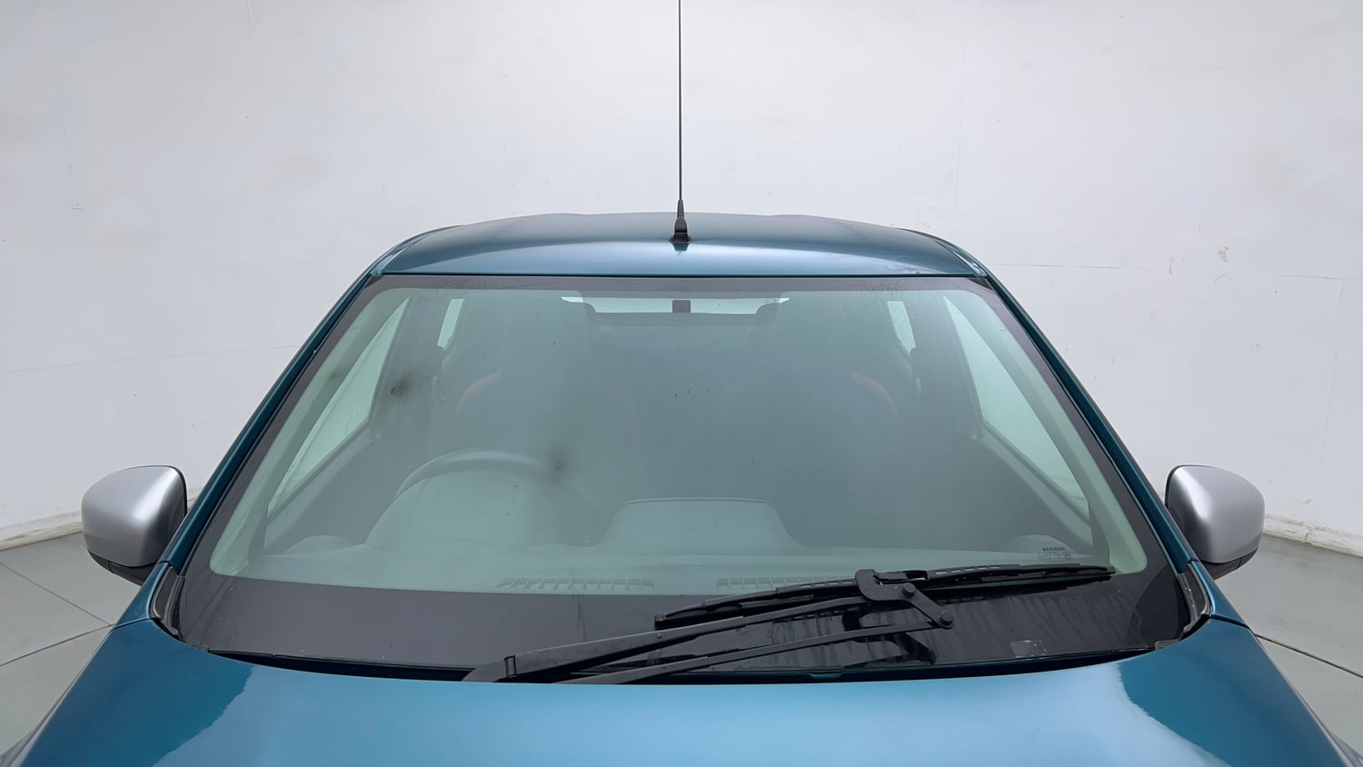 Used 2022 Renault Kwid RXT 1.0 AMT Petrol Automatic exterior FRONT WINDSHIELD VIEW