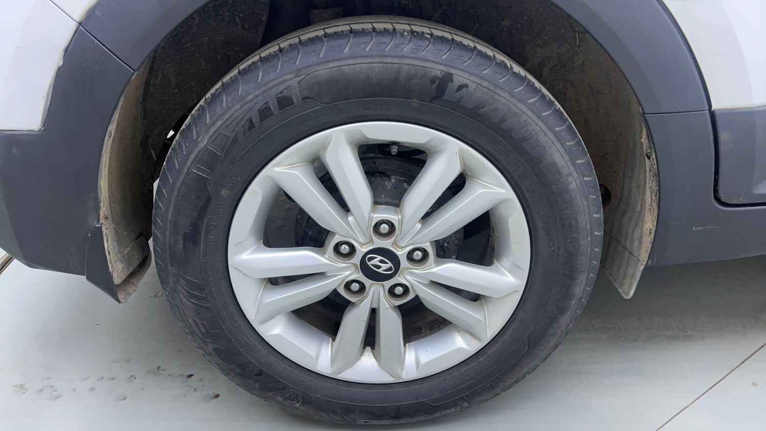 Used 2017 Hyundai Creta 1.6 SX Plus Petrol Petrol Manual tyres RIGHT REAR TYRE RIM VIEW