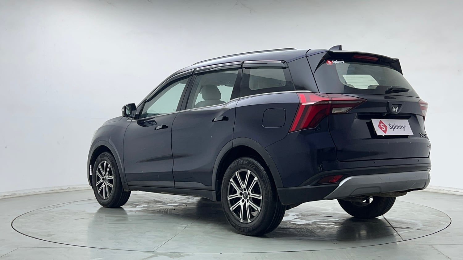Used 2022 Mahindra XUV700 AX 7 Petrol AT Luxury Pack 7 STR Petrol Automatic exterior LEFT REAR CORNER VIEW
