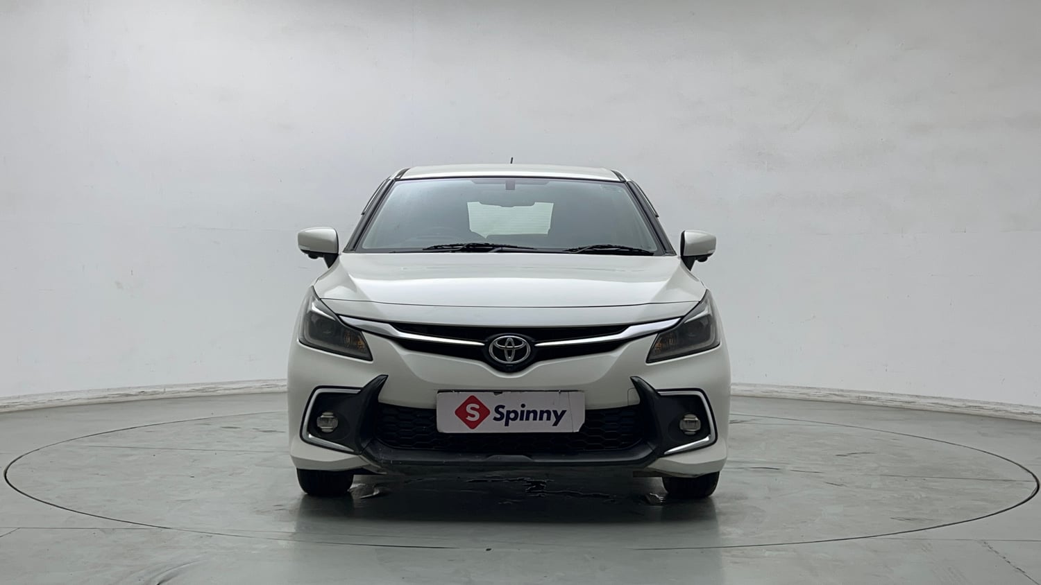 Used 2022 Toyota Glanza V AMT Petrol Automatic exterior FRONT VIEW