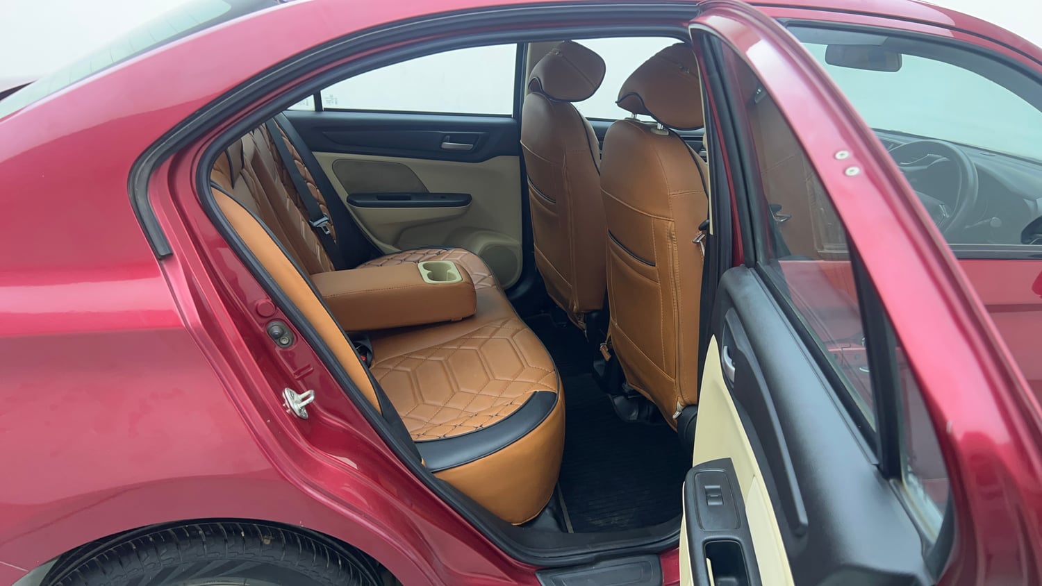 Used 2019 Honda Amaze 1.2 VX CVT Petrol Petrol Automatic interior RIGHT SIDE REAR DOOR CABIN VIEW