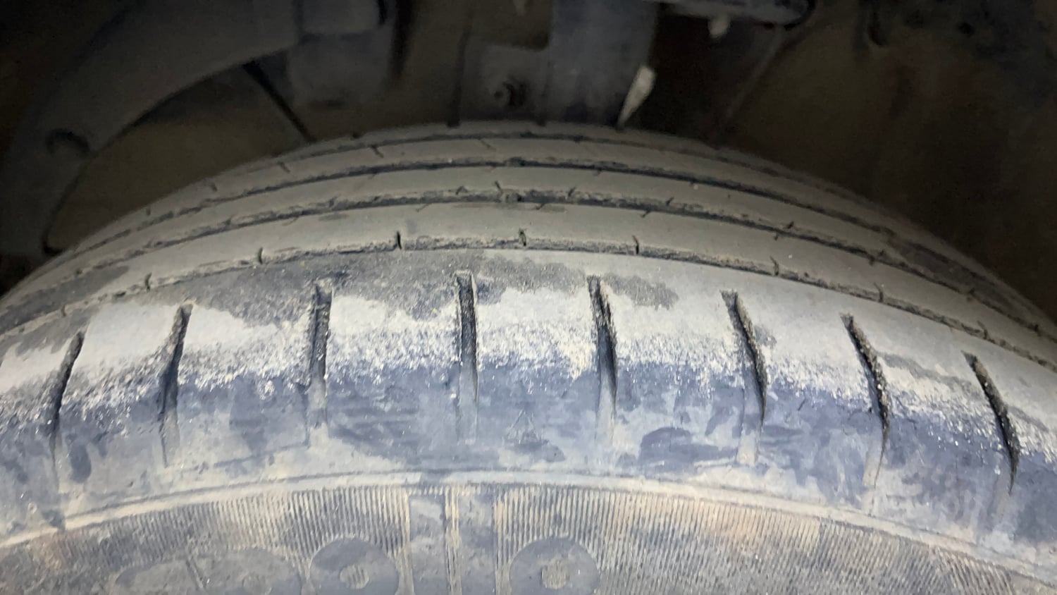Used 2022 Maruti Suzuki Baleno Zeta Petrol Manual tyres LEFT FRONT TYRE TREAD VIEW