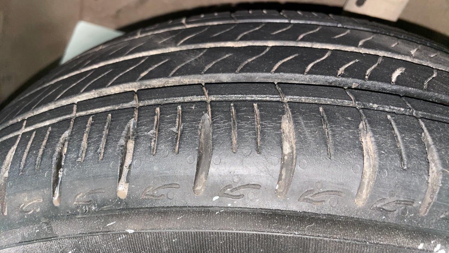 Used 2023 Hyundai Grand i10 Nios Sportz 1.2 Kappa VTVT Petrol Manual tyres LEFT FRONT TYRE TREAD VIEW