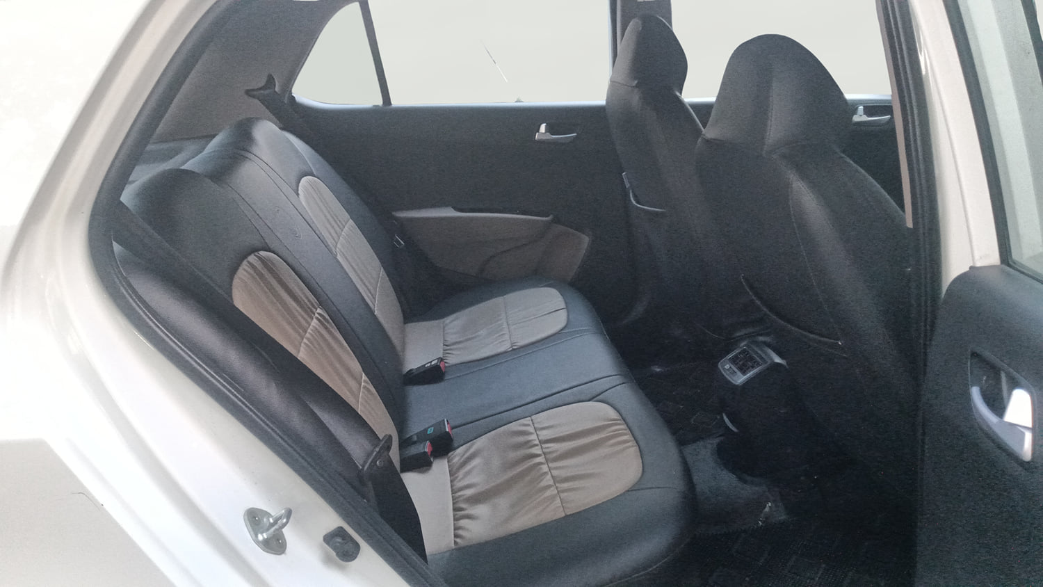Used 2016 Hyundai Grand i10 Sportz 1.2 Kappa VTVT Petrol Manual interior RIGHT SIDE REAR DOOR CABIN VIEW