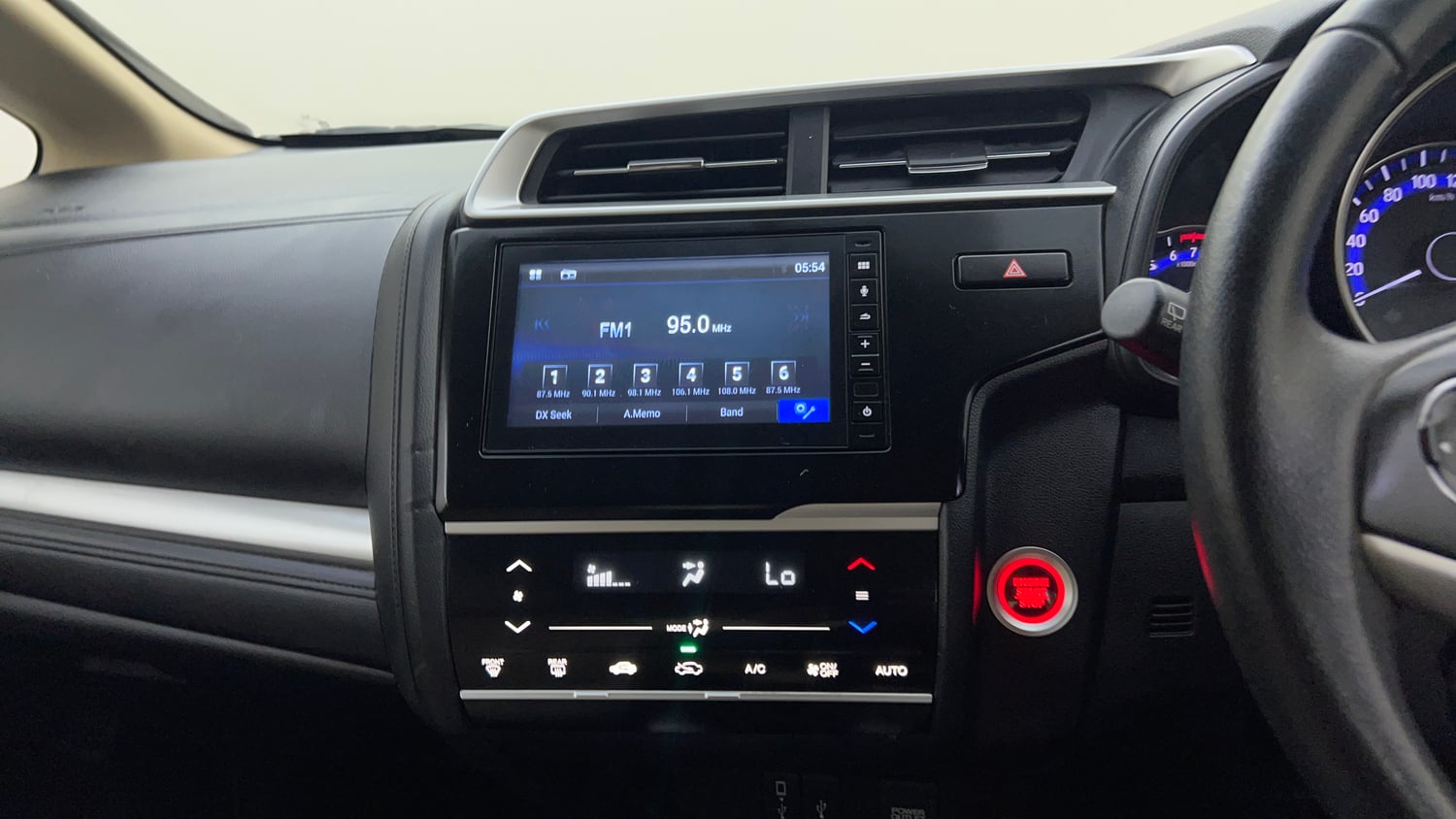 Used 2021 Honda Jazz VX CVT Petrol Automatic top_features Touch screen infotainment system