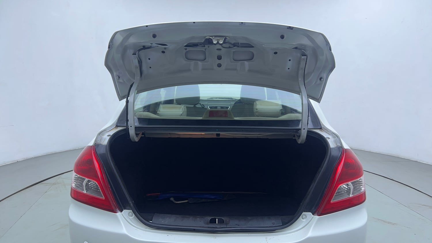 Used 2016 Maruti Suzuki Swift Dzire ZXI Petrol Manual interior DICKY DOOR OPEN VIEW