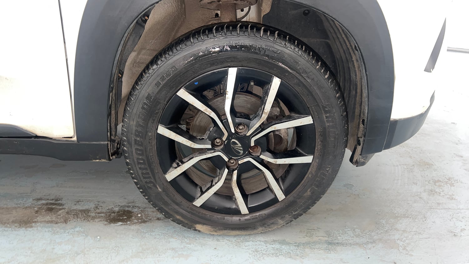 Used 2019 Mahindra KUV100 NXT K8 6 STR Petrol Manual tyres RIGHT FRONT TYRE RIM VIEW