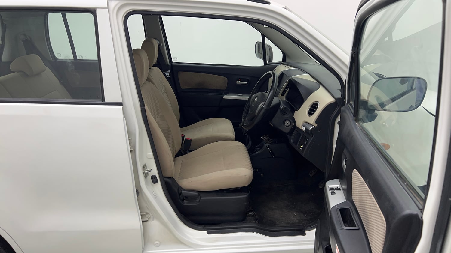 Used 2018 Maruti Suzuki Wagon R LXI CNG Cng Manual interior RIGHT SIDE FRONT DOOR CABIN VIEW