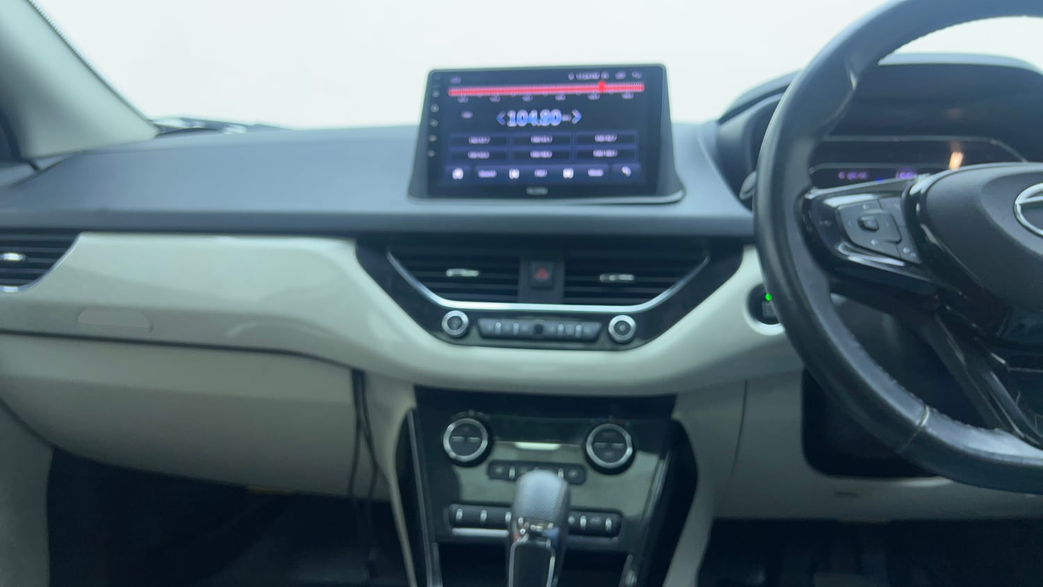Used 2020 Tata Nexon XZA Plus (S) Petrol Automatic top_features Integrated (in-dash) music system
