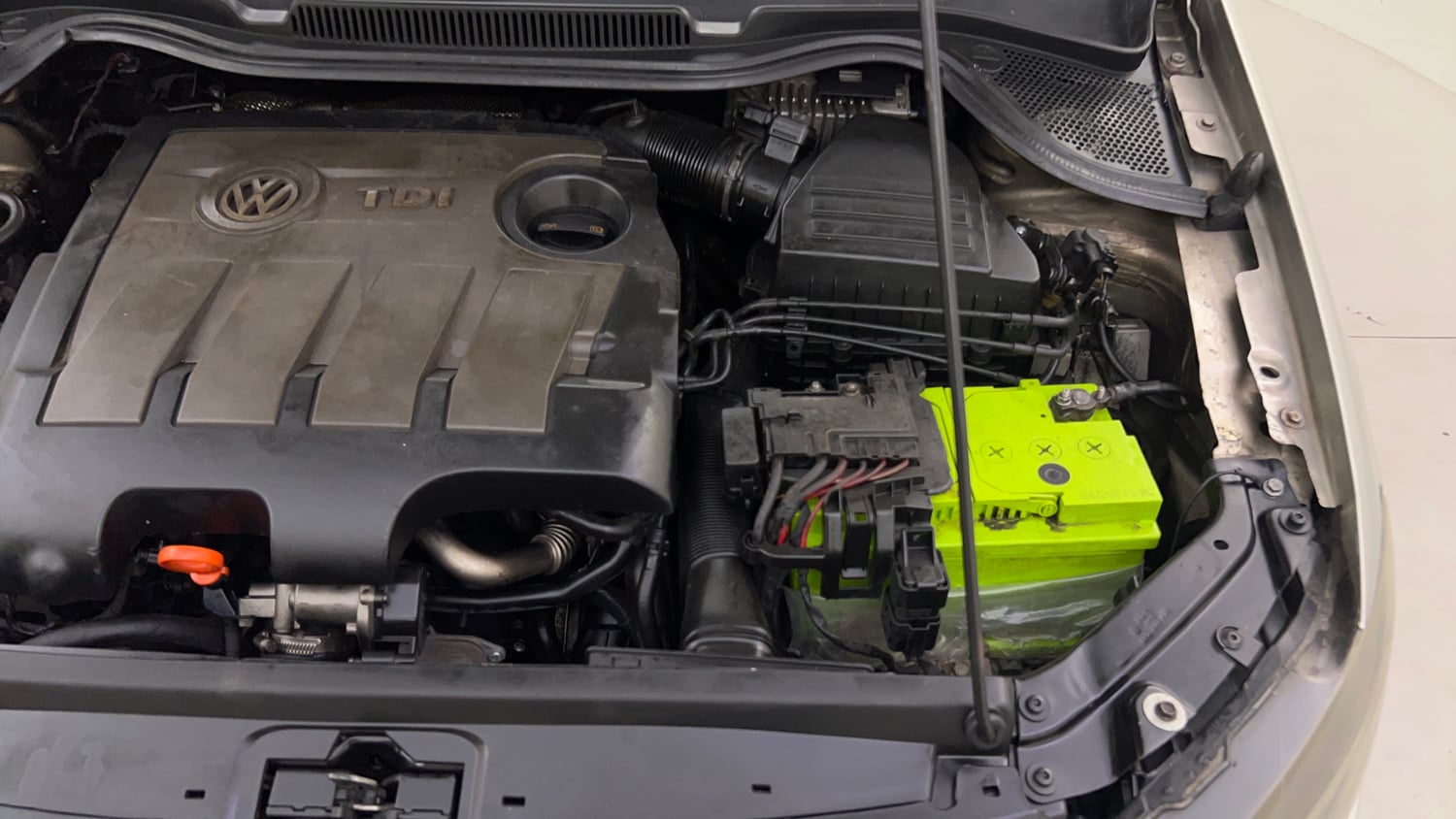 Used 2013 Volkswagen Vento Comfortline Diesel Diesel Manual engine ENGINE LEFT SIDE VIEW