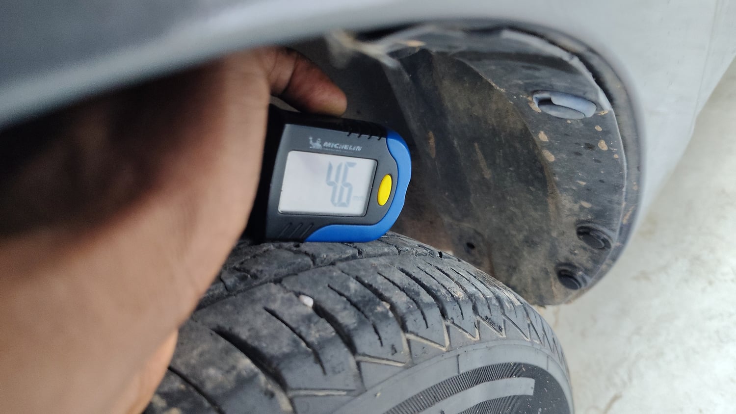 Used 2020 Maruti Suzuki Alto 800 LXi Petrol Manual tyres LEFT FRONT TYRE TREAD VIEW