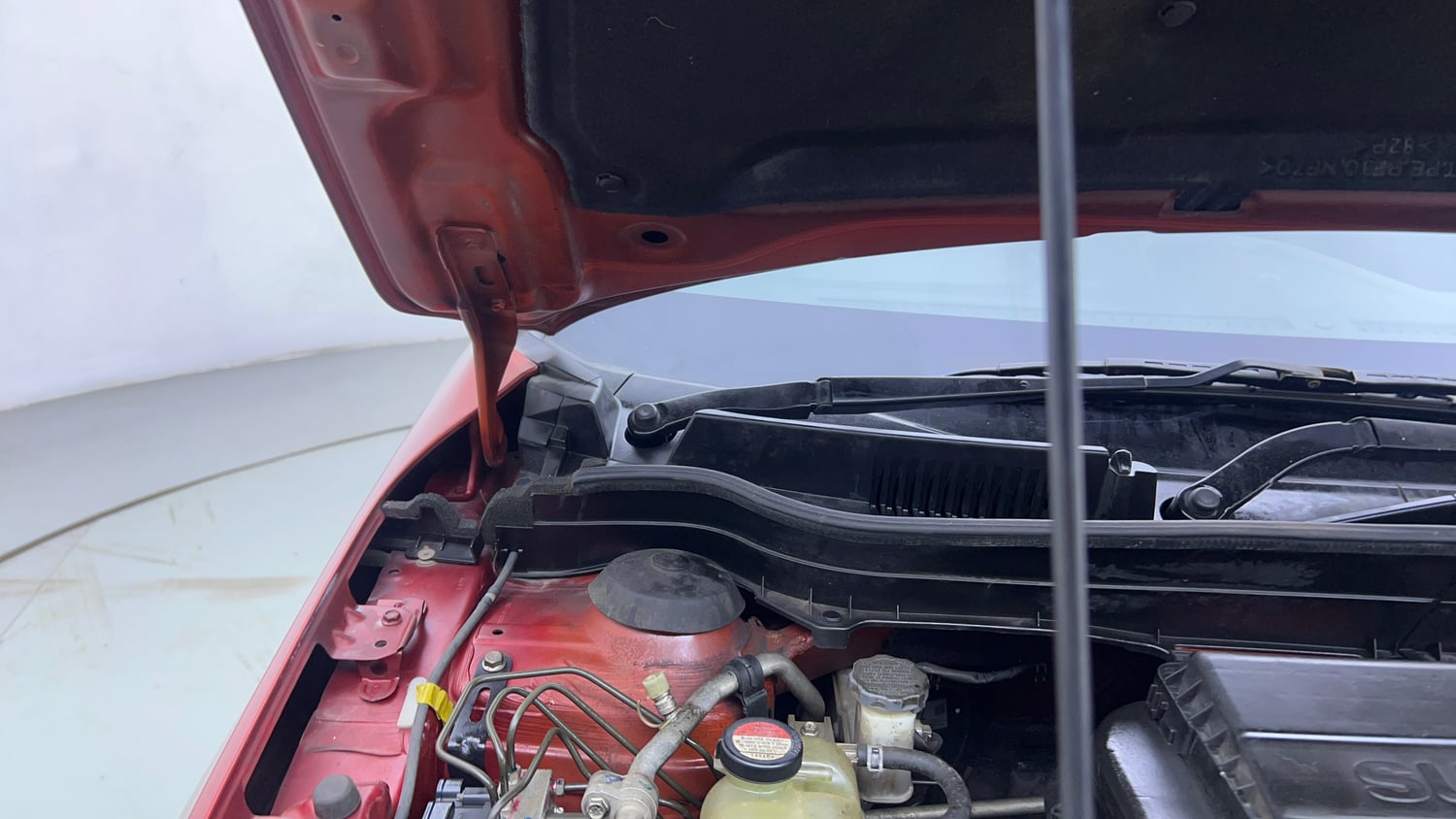 Used 2018 maruti-suzuki Vitara Brezza ZDi AGS Diesel Automatic engine ENGINE RIGHT SIDE HINGE & APRON VIEW