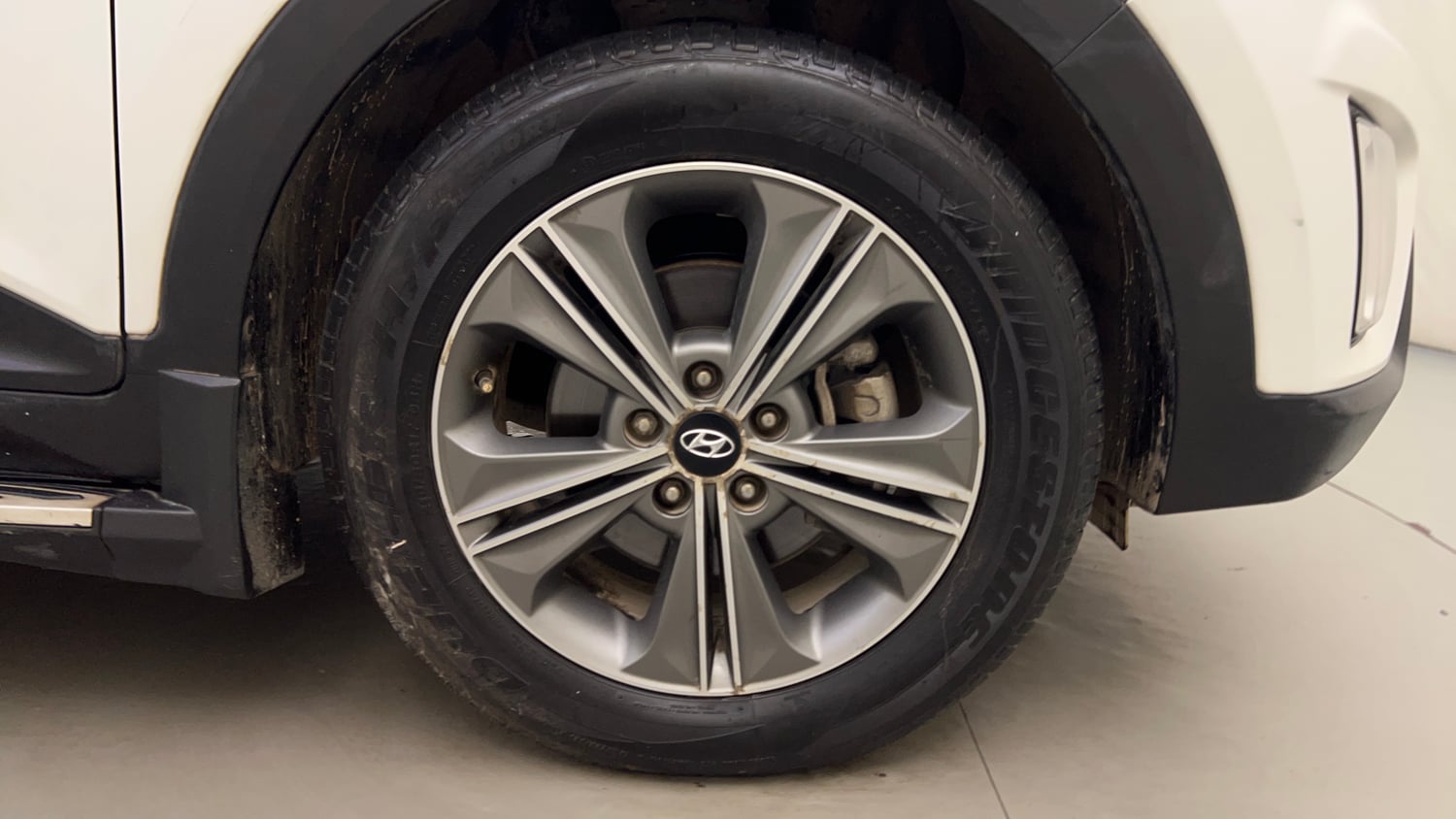 Used 2017 Hyundai Creta 1.6 SX Plus AT Petrol Petrol Automatic tyres RIGHT FRONT TYRE RIM VIEW