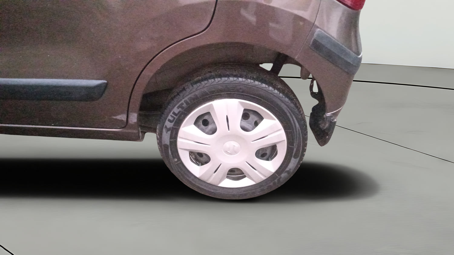 Used 2012 Maruti Suzuki Wagon R 1.0 VXi Petrol Manual tyres LEFT REAR TYRE RIM VIEW