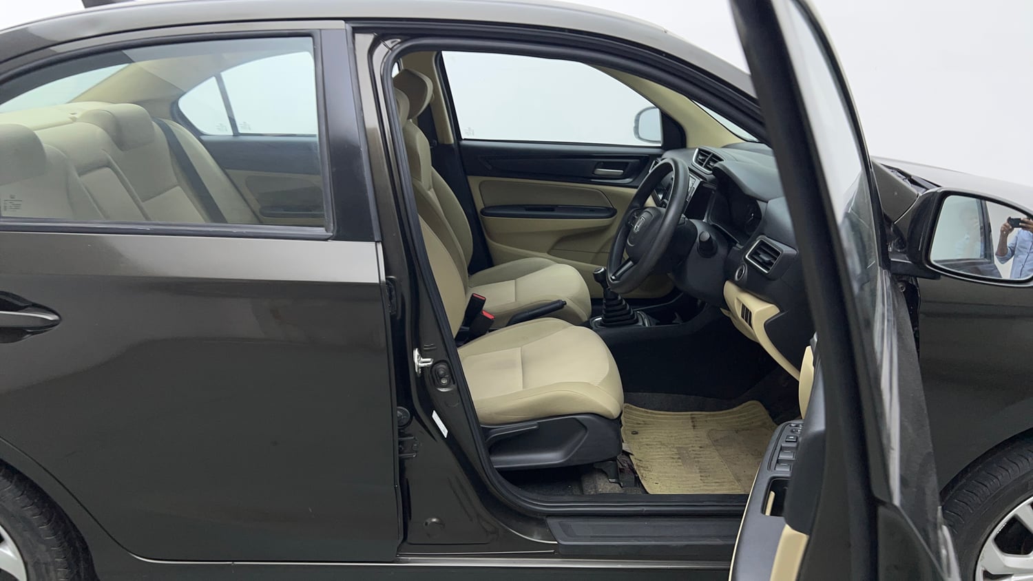 Used 2021 Honda Amaze 1.2 VX MT Petrol Petrol Manual interior RIGHT SIDE FRONT DOOR CABIN VIEW