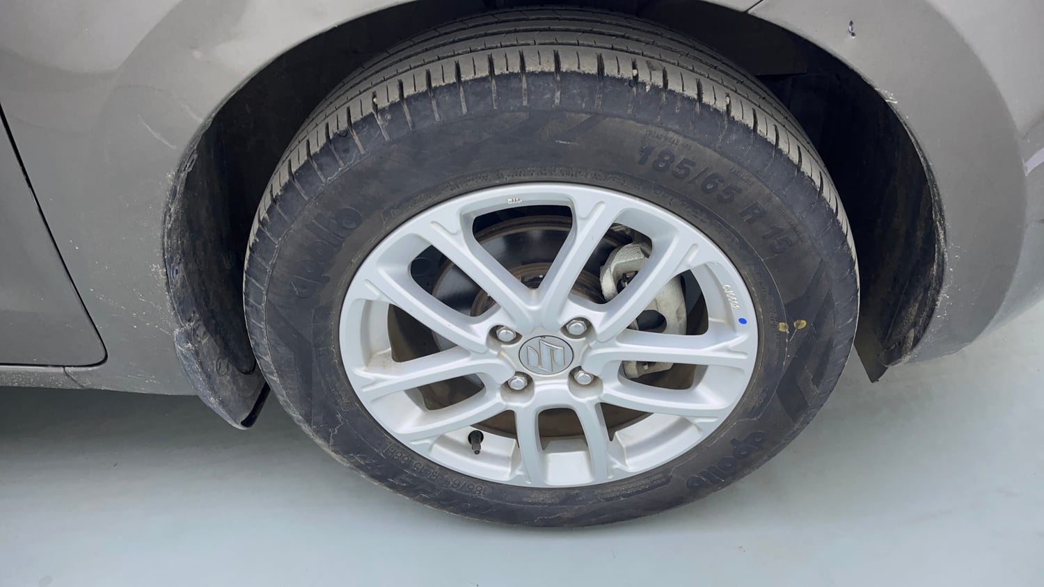 Used 2022 Maruti Suzuki Swift ZXi Petrol Manual tyres RIGHT FRONT TYRE RIM VIEW