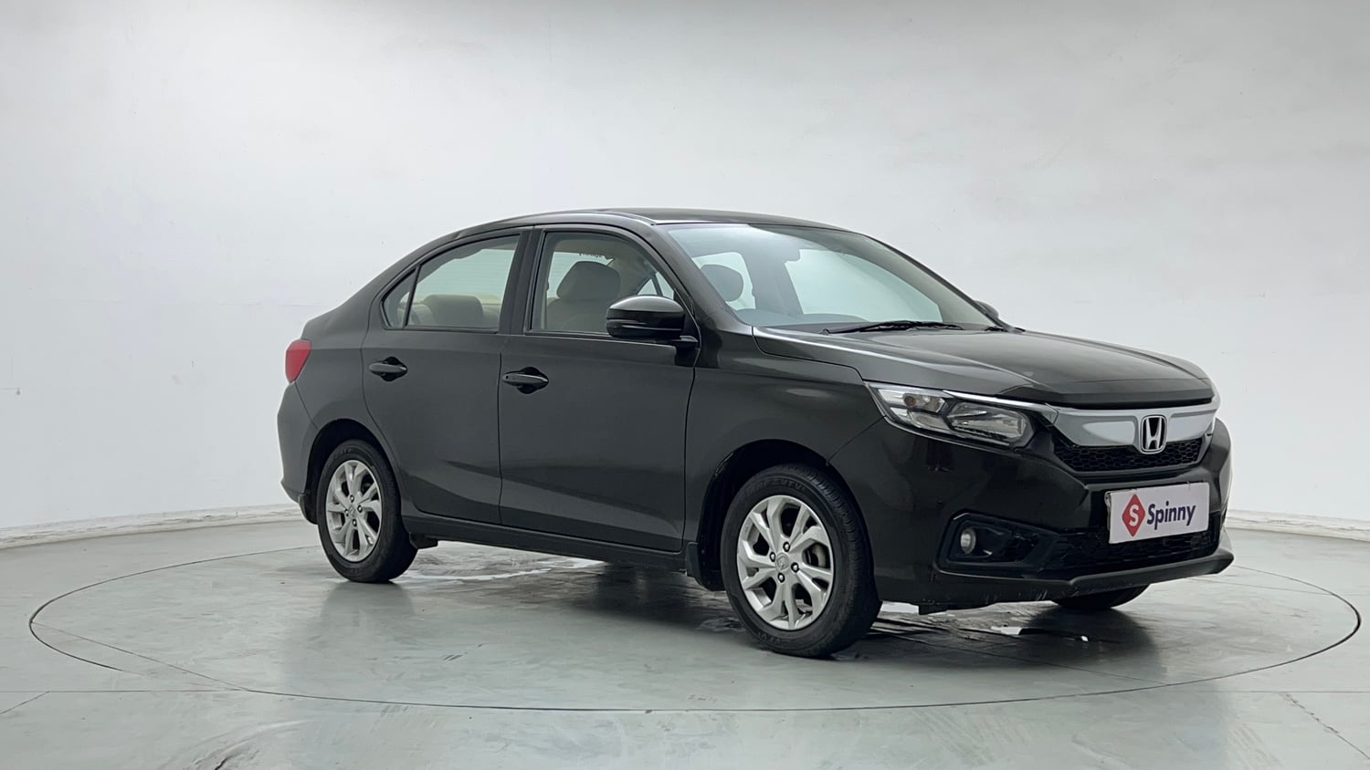 Used 2021 Honda Amaze 1.2 VX MT Petrol Petrol Manual exterior RIGHT FRONT CORNER VIEW