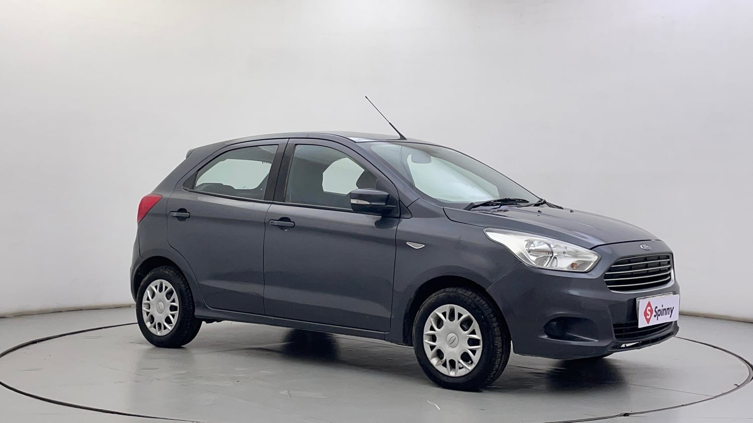Used 2016 Ford Figo Trend 1.2 Ti-VCT Petrol Manual exterior RIGHT FRONT CORNER VIEW