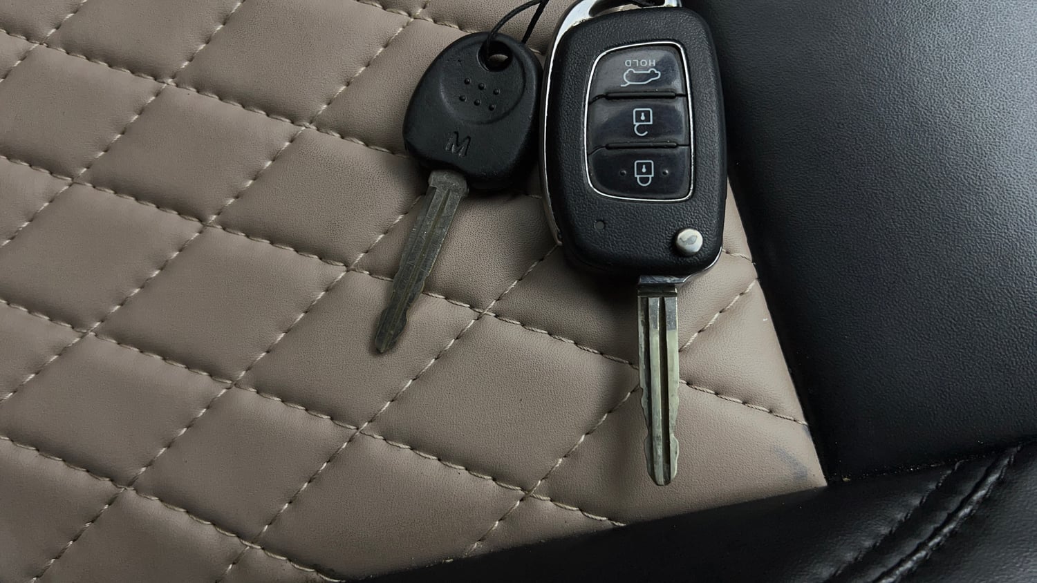 Used 2015 Hyundai Elite i20 Magna 1.2 Petrol Manual extra CAR KEY VIEW