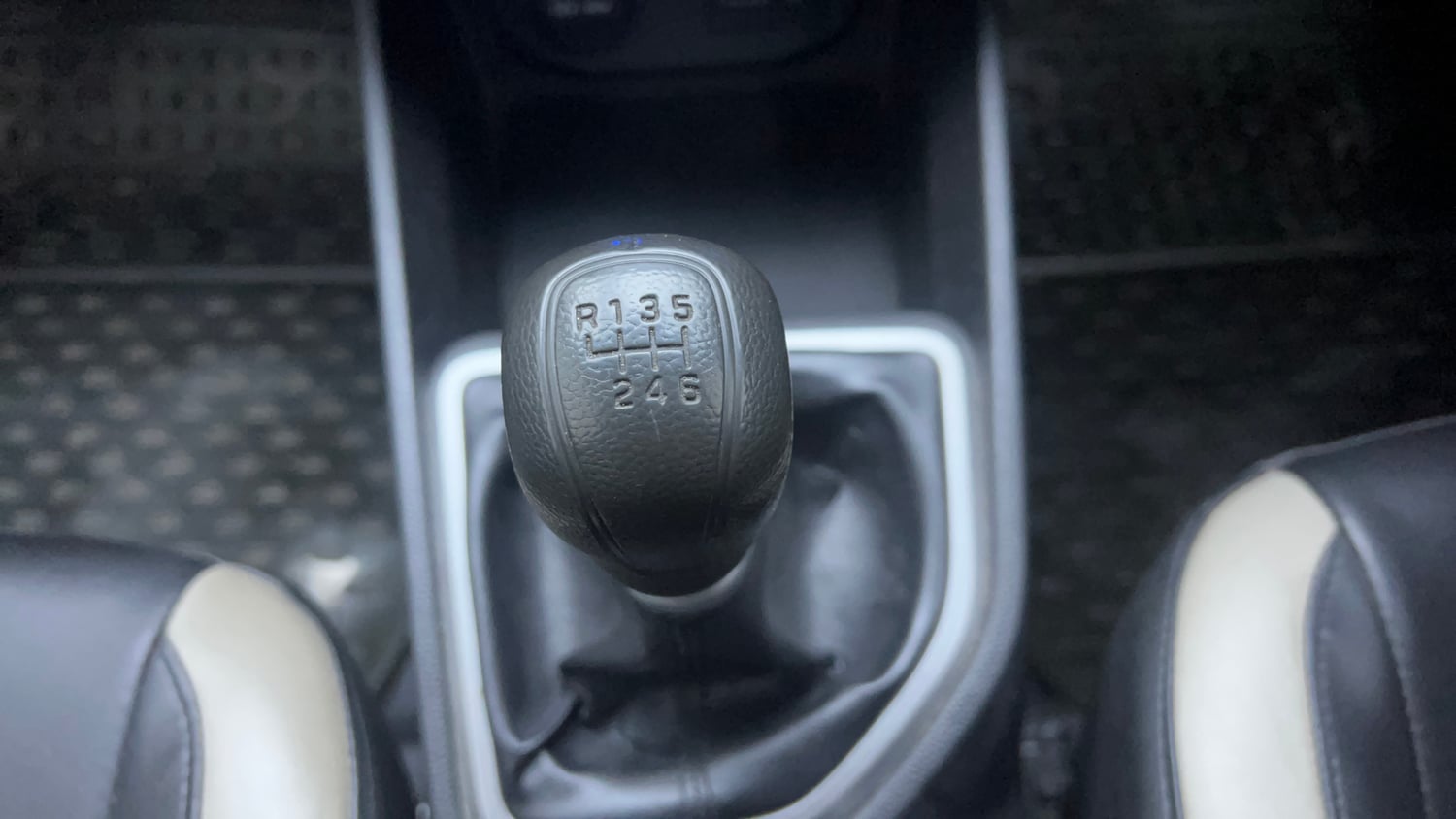 Used 2017 Hyundai Creta 1.6 SX Plus Petrol Petrol Manual interior GEAR  KNOB VIEW