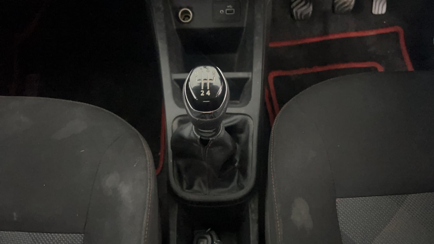 Used 2020 Renault Kwid 1.0 RXT Opt Petrol Manual interior GEAR  KNOB VIEW