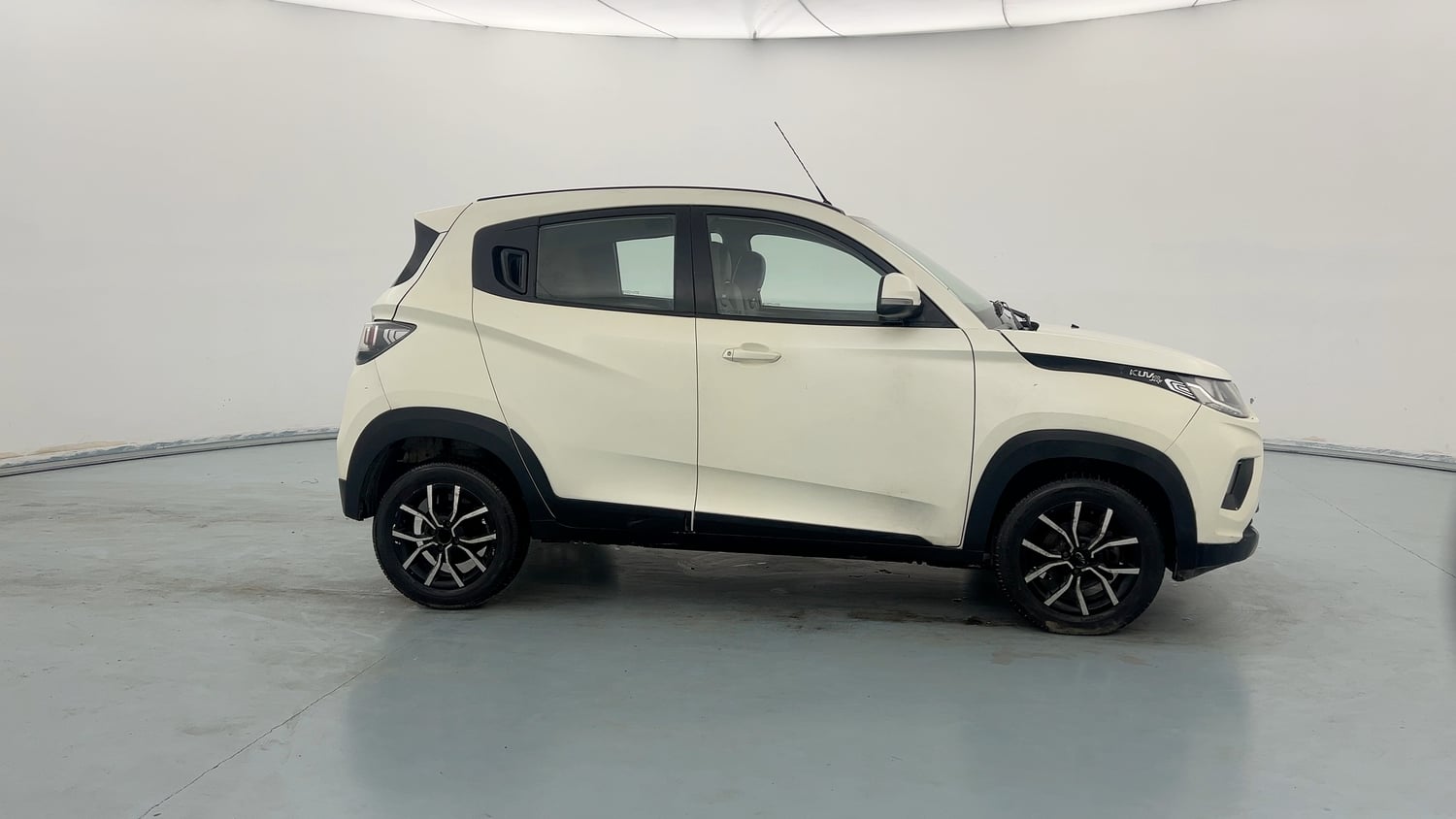 Used 2019 Mahindra KUV100 NXT K8 6 STR Petrol Manual exterior RIGHT SIDE VIEW