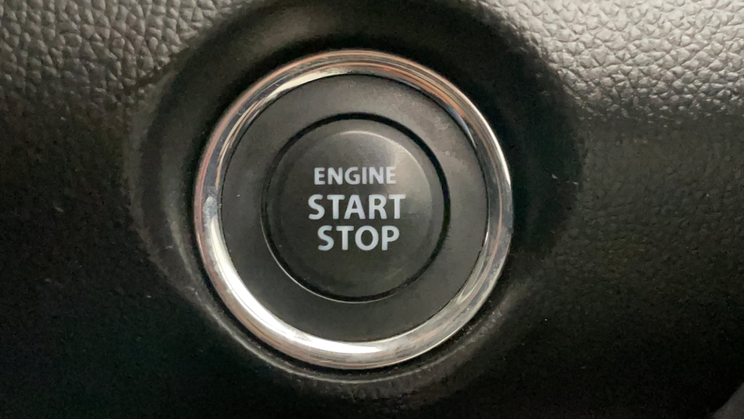 Used 2018 Maruti Suzuki Swift ZXi AMT Petrol Automatic top_features Keyless start