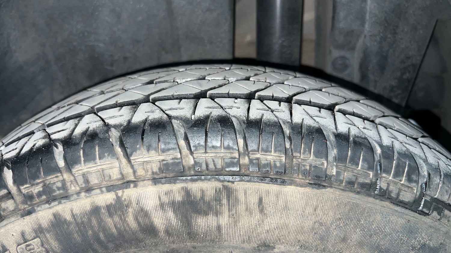 Used 2013 Maruti Suzuki Swift VXi Petrol Manual tyres LEFT REAR TYRE TREAD VIEW