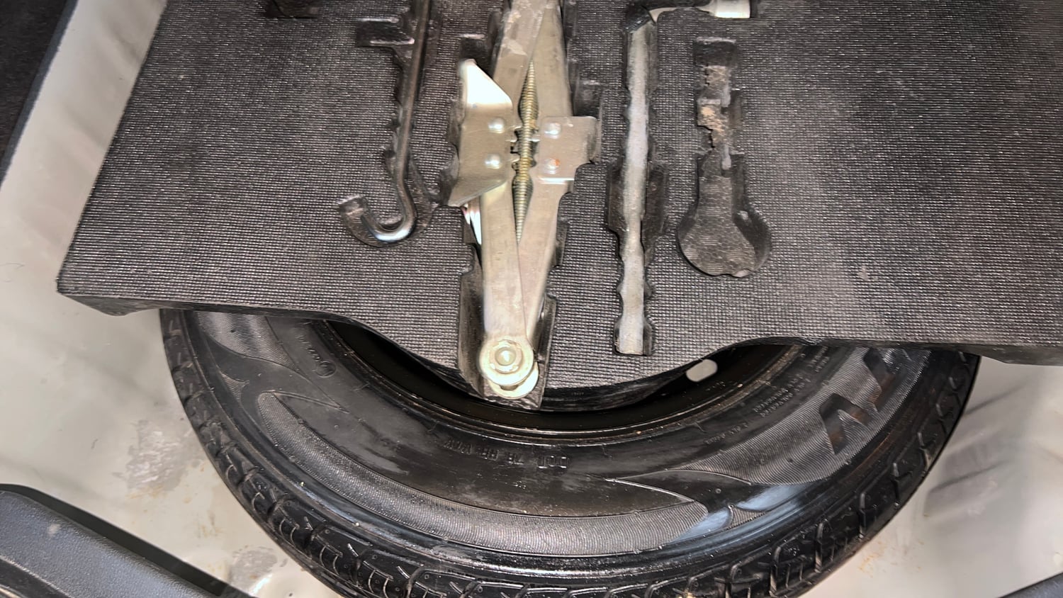 Used 2018 Honda Jazz V Petrol Petrol Manual tyres SPARE TYRE VIEW
