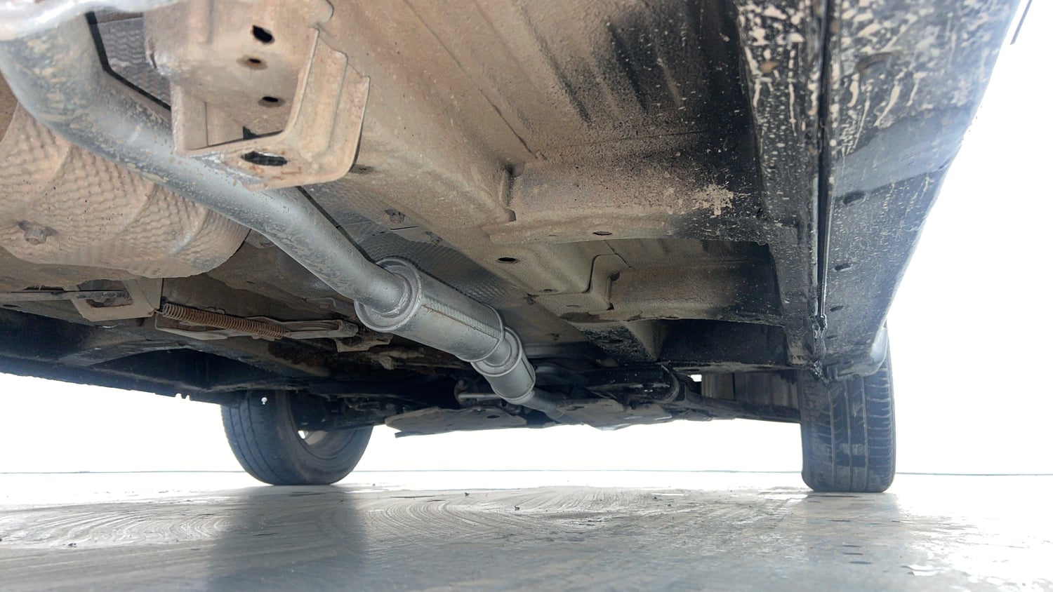 Used 2019 Mahindra KUV100 NXT K8 6 STR Petrol Manual extra REAR RIGHT UNDERBODY VIEW