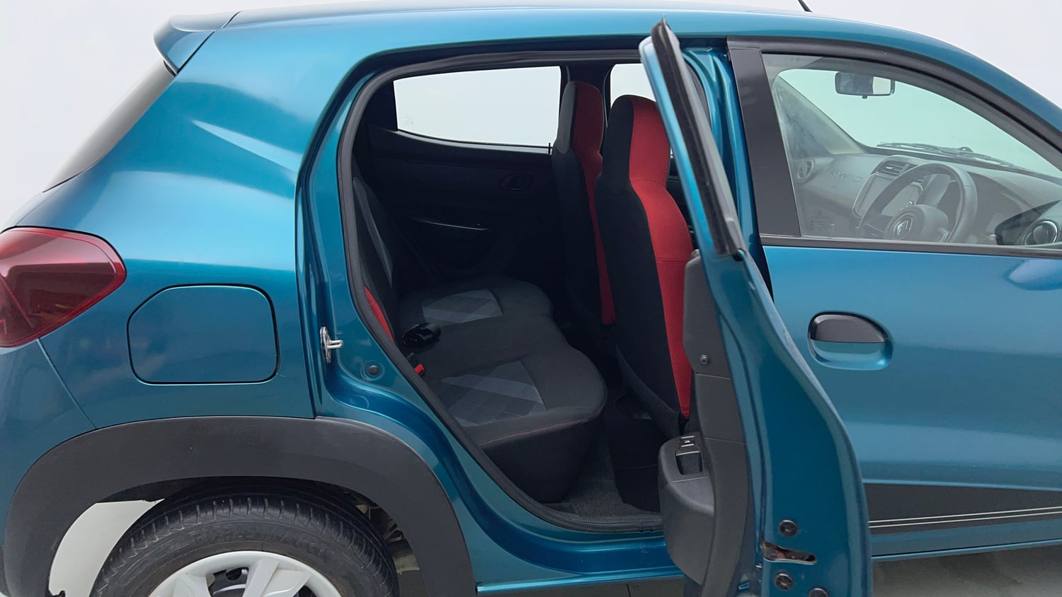 Used 2022 Renault Kwid RXT 1.0 AMT Petrol Automatic interior RIGHT SIDE REAR DOOR CABIN VIEW