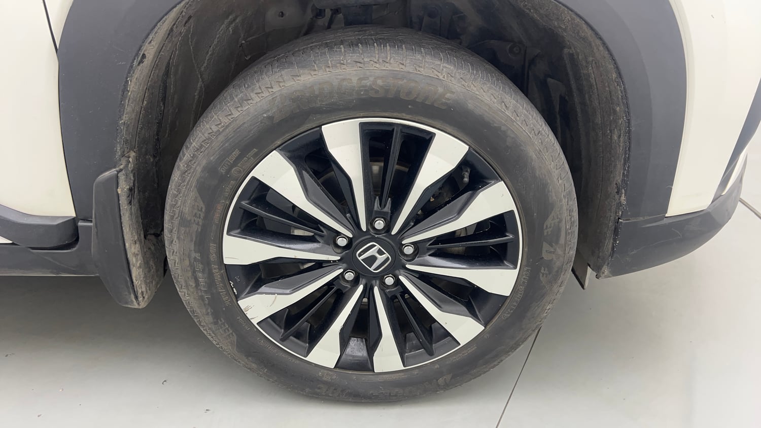 Used 2024 Honda Elevate ZX CVT Petrol Automatic tyres RIGHT FRONT TYRE RIM VIEW