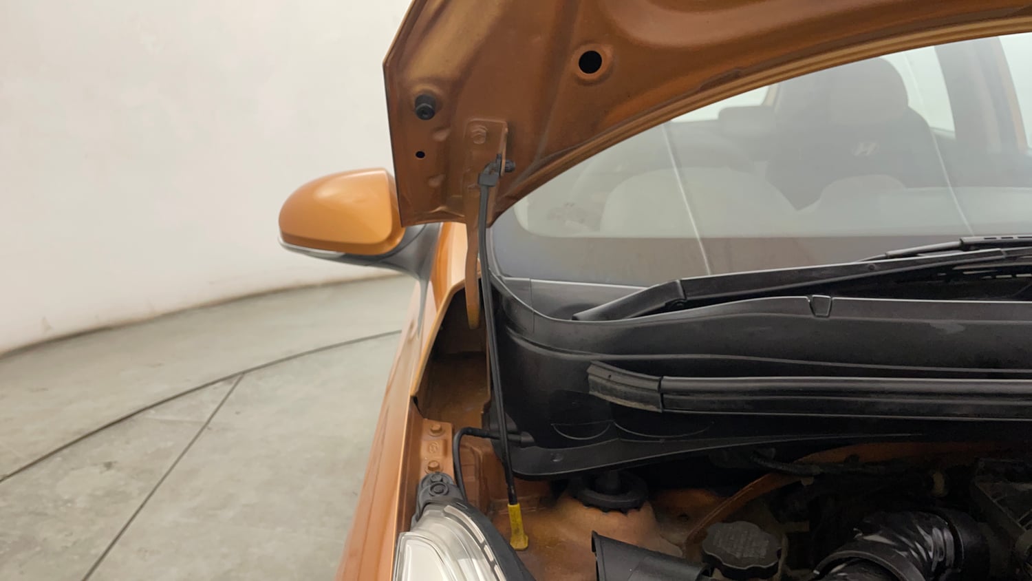 Used 2014 Hyundai Grand i10 Asta 1.2 Kappa VTVT Petrol Manual engine ENGINE RIGHT SIDE HINGE & APRON VIEW