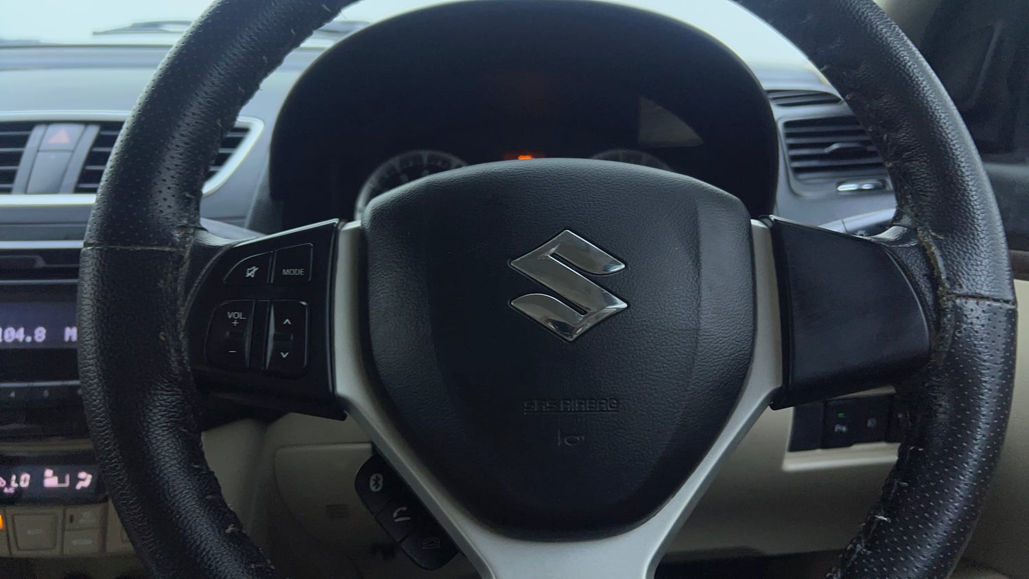 Used 2016 Maruti Suzuki Swift Dzire ZXI Petrol Manual top_features Steering mounted controls