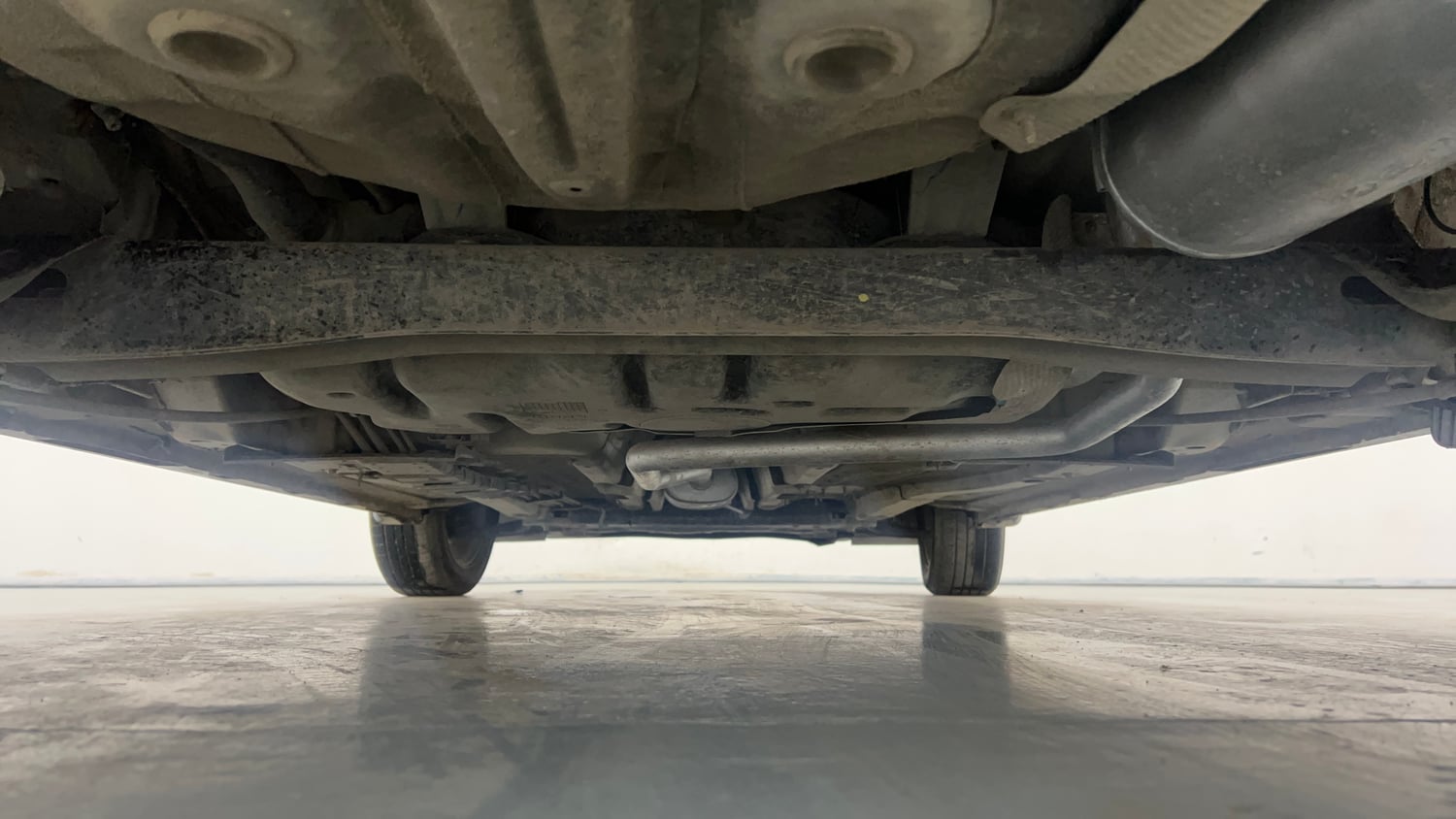 Used 2022 Hyundai i20 Asta 1.2 MT Petrol Manual extra REAR UNDERBODY VIEW (TAKEN FROM REAR)