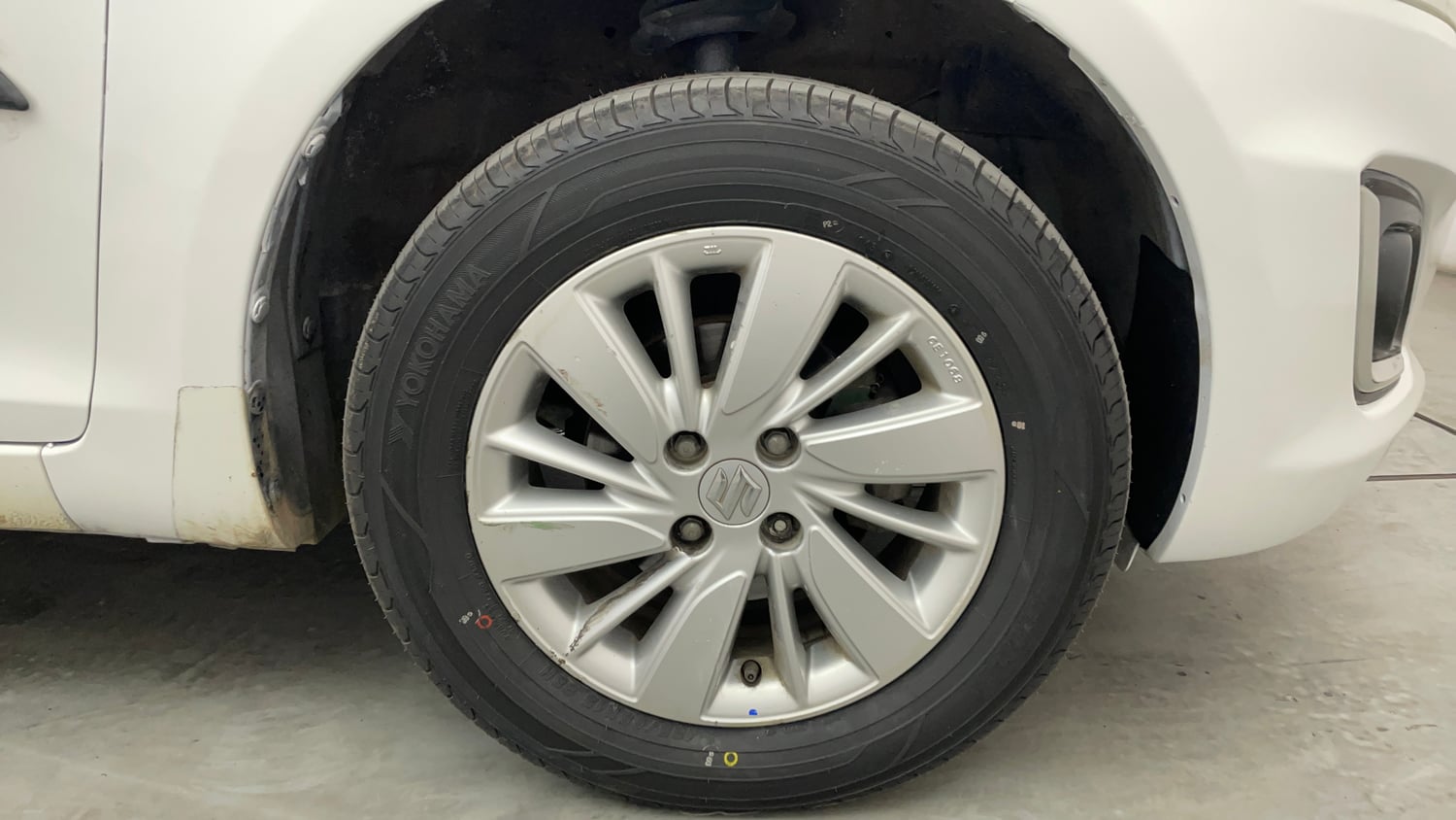 Used 2017 Maruti Suzuki Swift ZDi Diesel Manual tyres RIGHT FRONT TYRE RIM VIEW