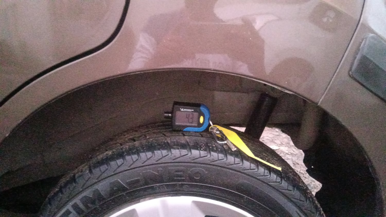 Used 2012 Maruti Suzuki Wagon R 1.0 VXi Petrol Manual tyres LEFT REAR TYRE TREAD VIEW