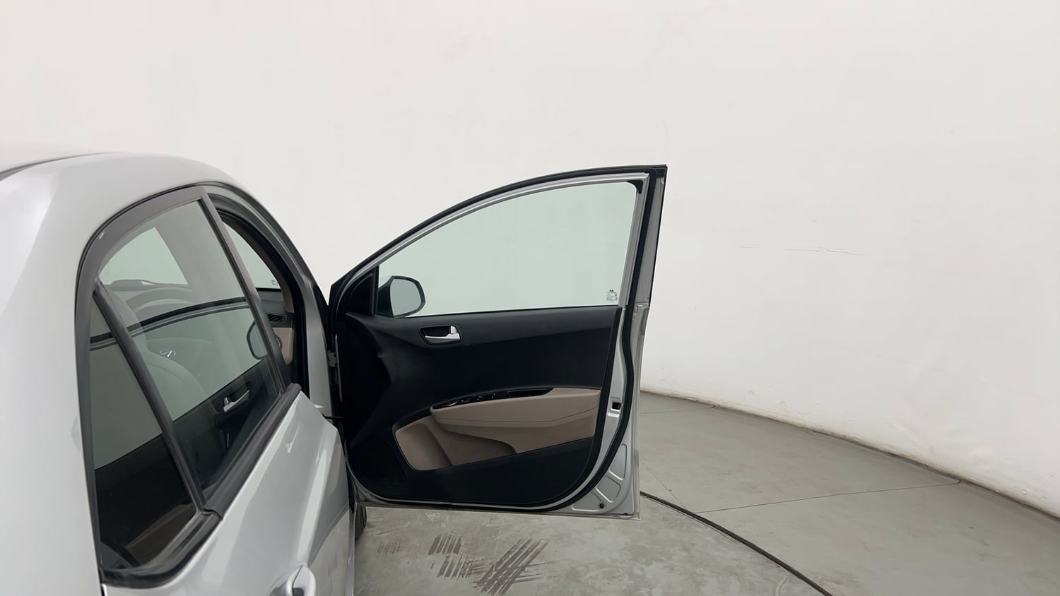 Used 2018 Hyundai Xcent SX Petrol Manual interior RIGHT FRONT DOOR OPEN VIEW