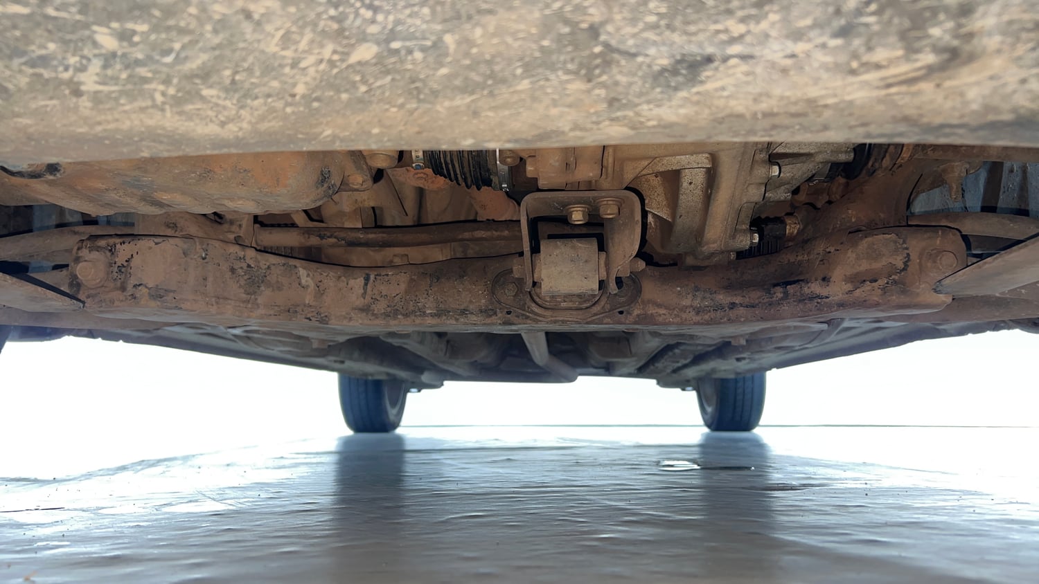 Used 2018 Hyundai Elite i20 Asta 1.2 (O) Petrol Manual extra FRONT LEFT UNDERBODY VIEW