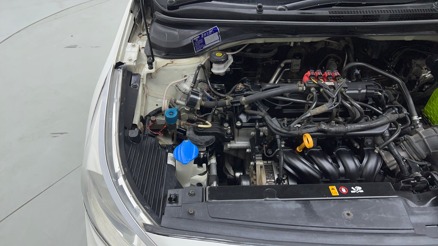 Used 2019 Hyundai Verna 1.4 VTVT EX Petrol+cng(outside fitted) Cng Manual engine ENGINE RIGHT SIDE VIEW