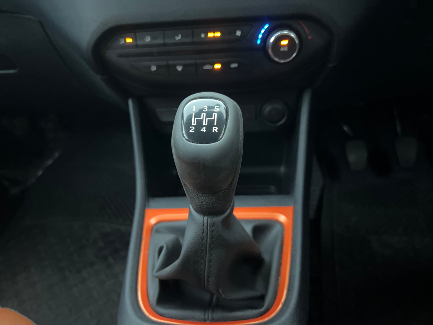 Used 2024 Tata Punch Adventure iCNG Cng Manual interior GEAR  KNOB VIEW
