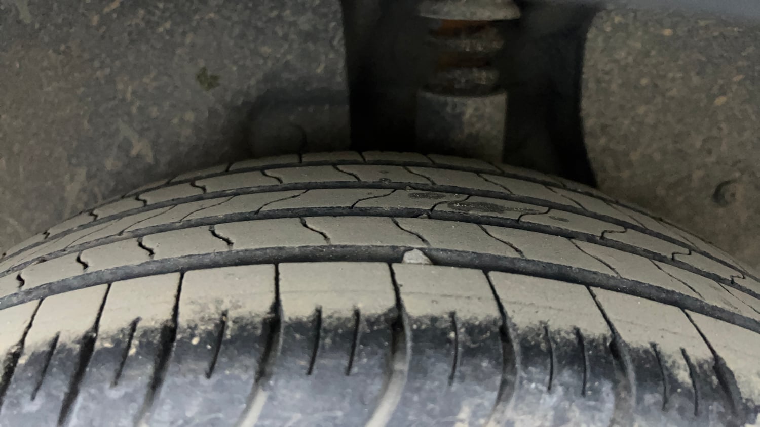 Used 2017 Hyundai Creta 1.6 SX Plus Petrol Petrol Manual tyres LEFT REAR TYRE TREAD VIEW
