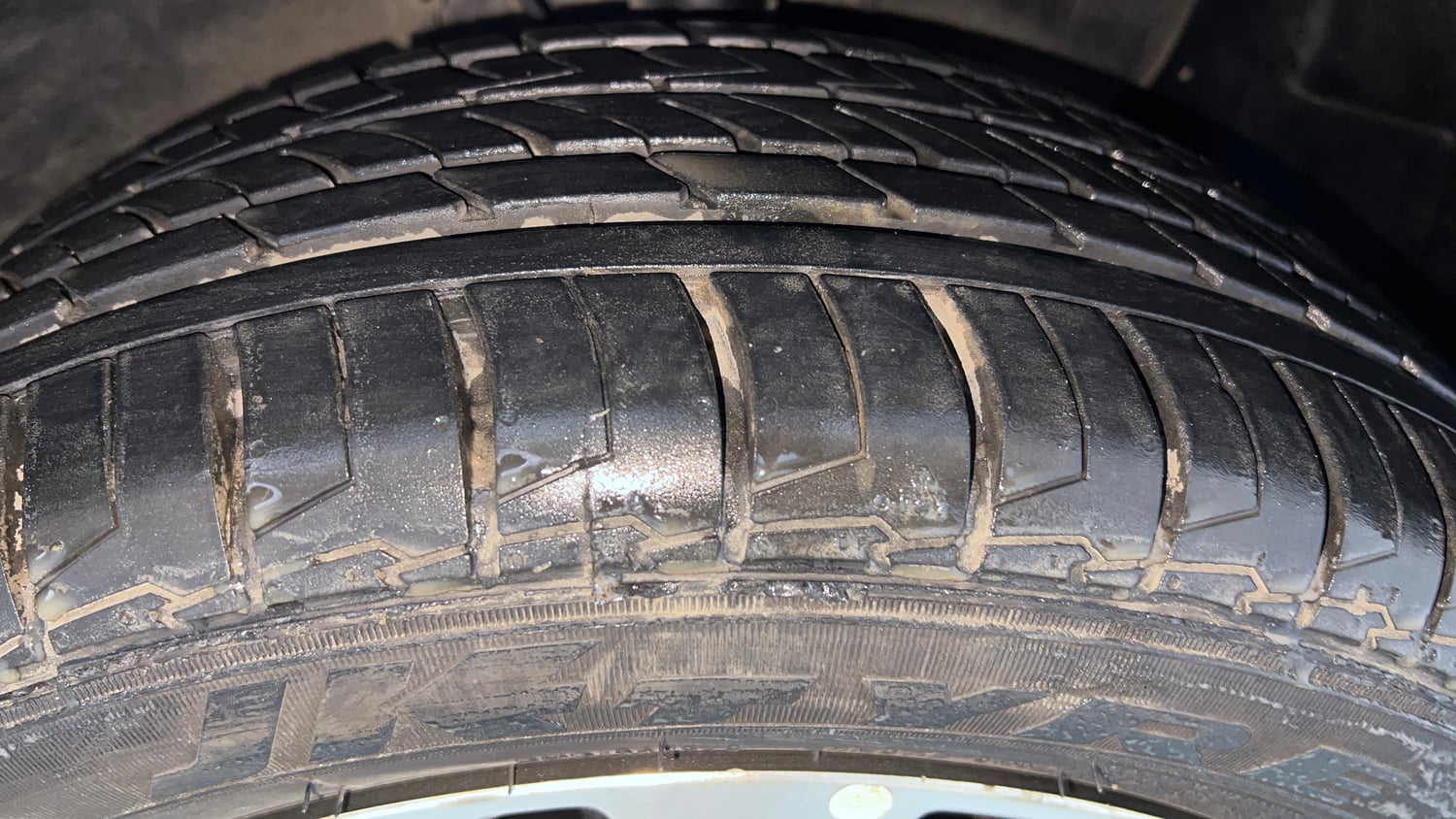 Used 2014 Hyundai Elite i20 Asta 1.2 Petrol Manual tyres RIGHT FRONT TYRE TREAD VIEW