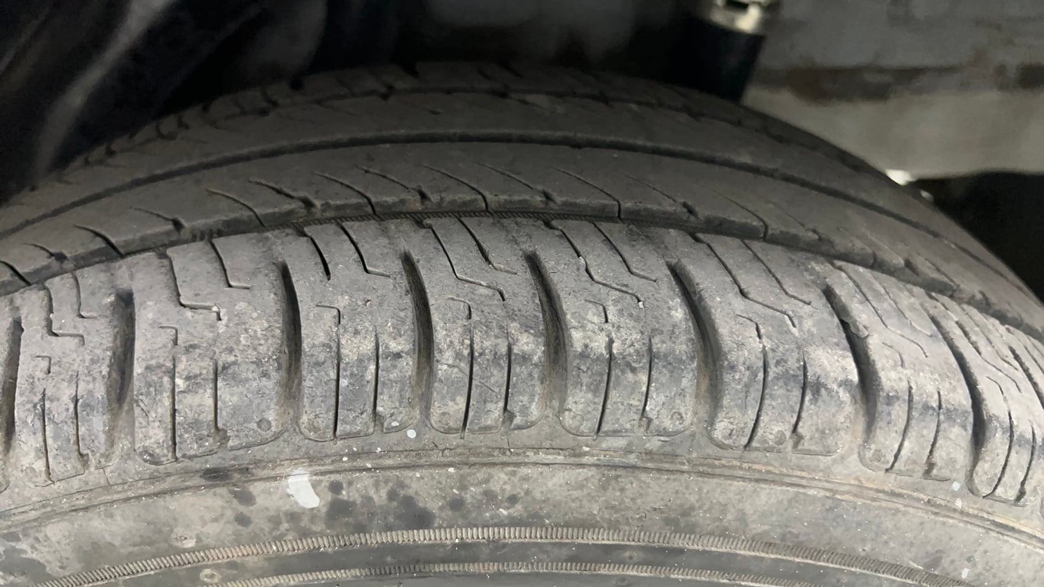 Used 2013 Honda Brio S MT Petrol Manual tyres LEFT REAR TYRE TREAD VIEW