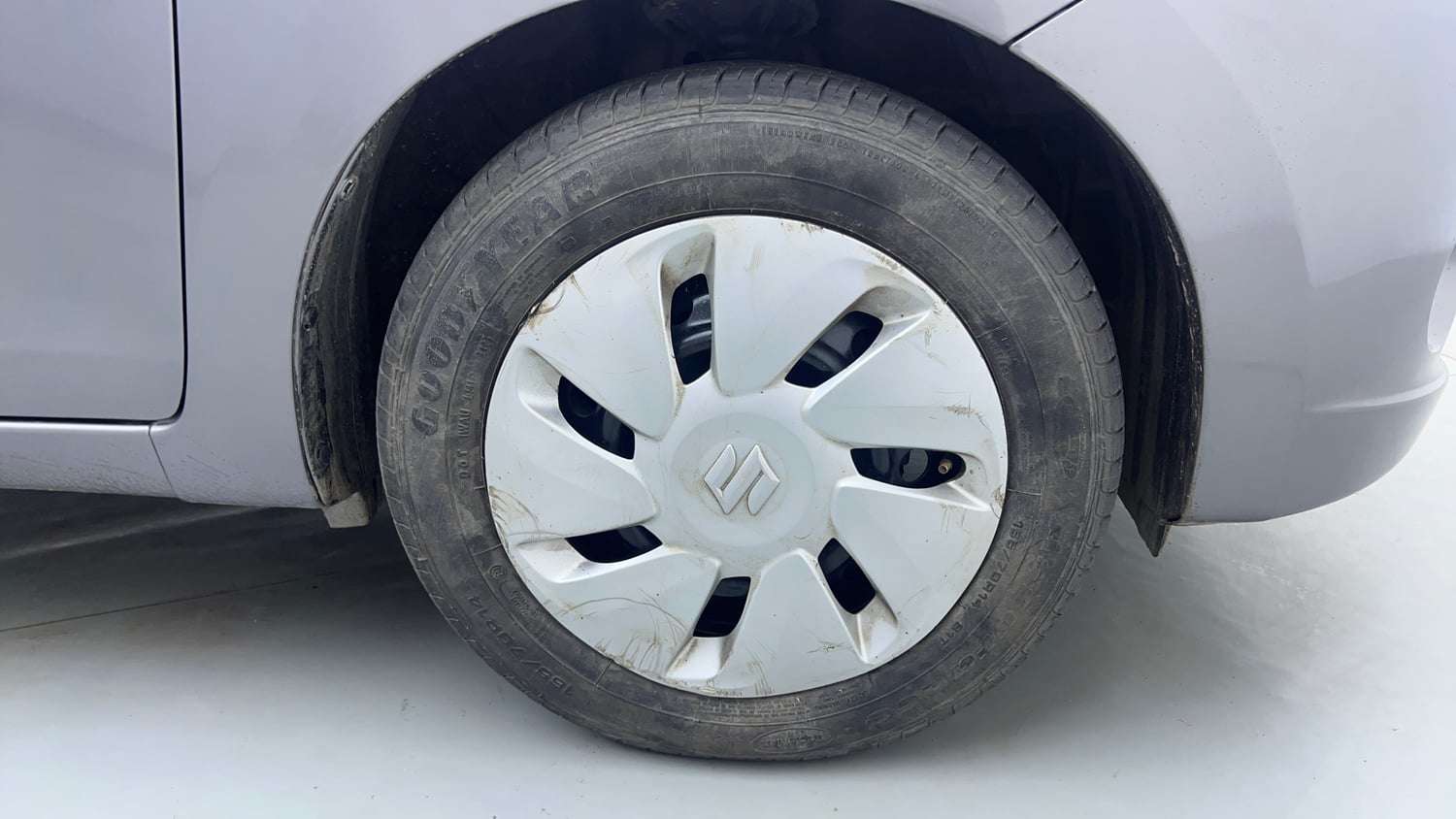 Used 2016 Maruti Suzuki Celerio VXi AMT Petrol Automatic tyres RIGHT FRONT TYRE RIM VIEW